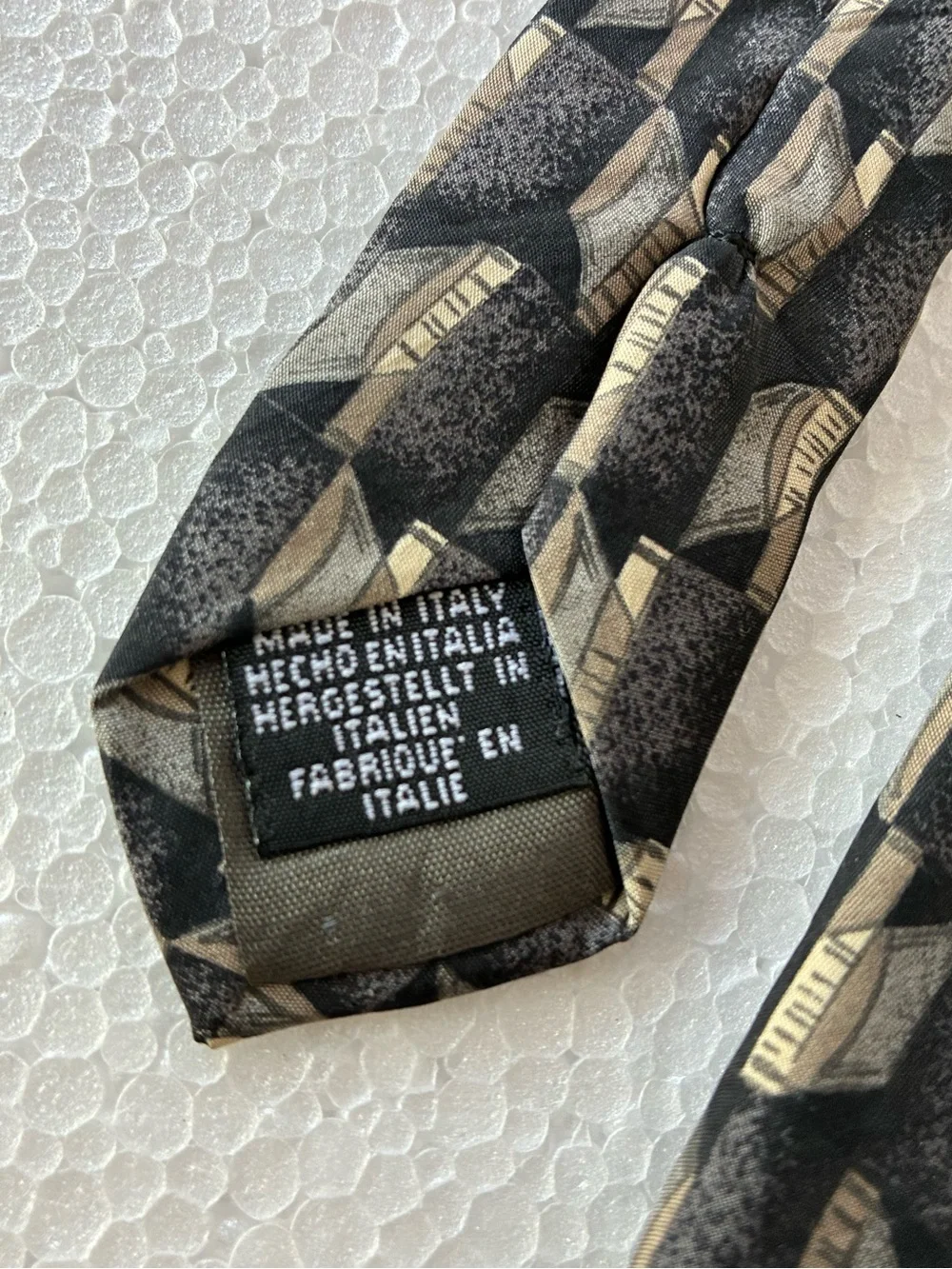 Dockers Khakis 100% Silk Made in Italy Geometric Black and Gray Men's Tie